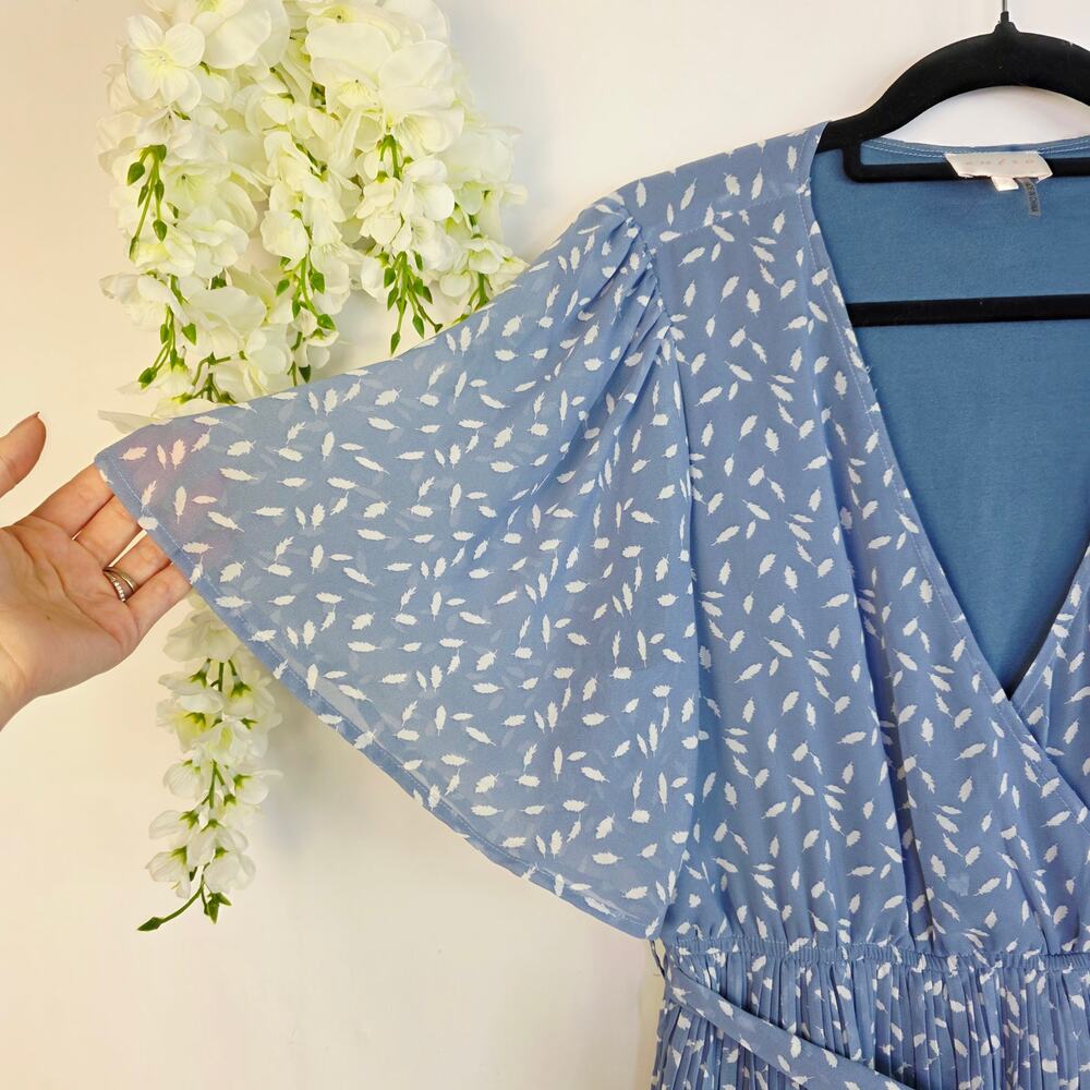 Entro Midi Tiered Dress Large Blue White Feather Pleated Flutter Sleeve Cottage - Picture 6 of 15